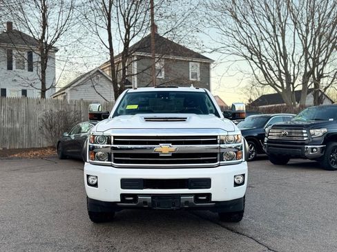 Used 2019 Chevrolet Silverado 2500 High Country w/ Duramax Plus Package image 7