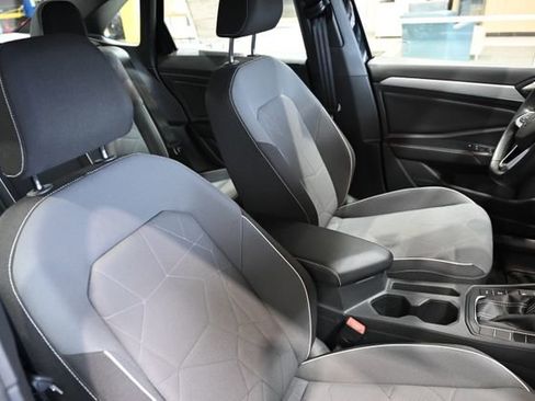 Used 2025 Volkswagen Jetta Sport image 8