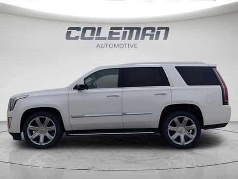 Used 2016 Cadillac Escalade Luxury AWD/4WD image 2