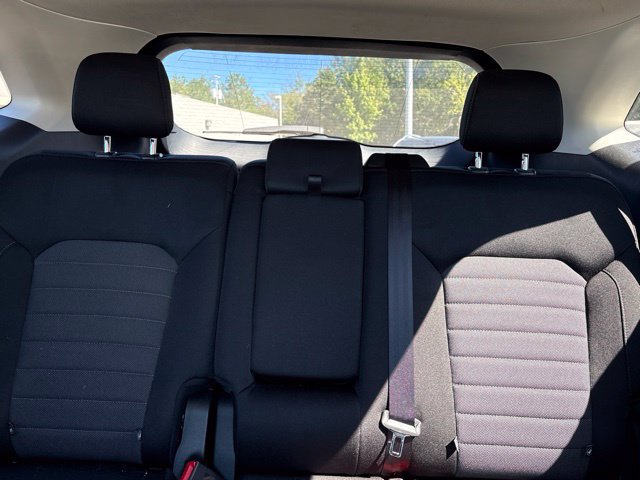 Used 2020 Ford Edge SE FWD image 11
