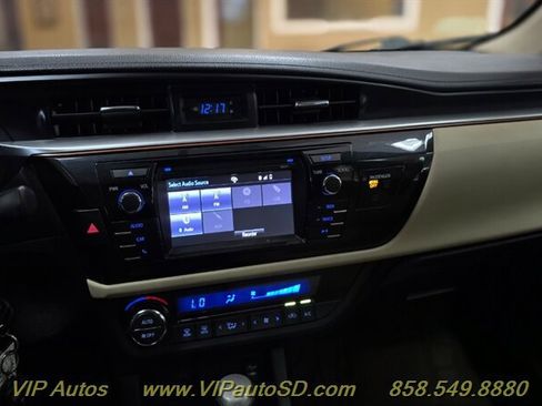 Used 2016 Toyota Corolla LE image 23