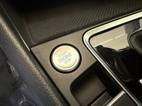 Used 2019 Volkswagen Jetta SE FWD image 22