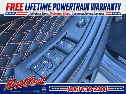 Used 2025 Jeep Grand Cherokee Summit AWD/4WD image 32