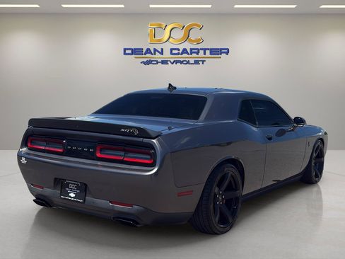 Used 2017 Dodge Challenger SRT Hellcat RWD image 5