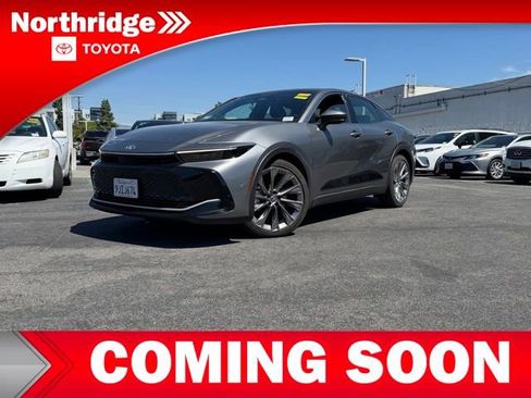 Used 2023 Toyota Crown Limited w/ Advanced Technology Package image 2