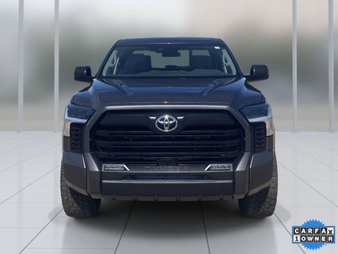 Used 2022 Toyota Tundra SR5 w/ Convenience Package image 9