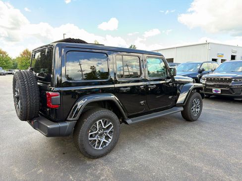 New 2026 Jeep Wrangler Unlimited Sahara AWD/4WD image 2