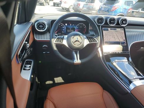 Used 2023 Mercedes-Benz GLC 300 4MATIC image 11
