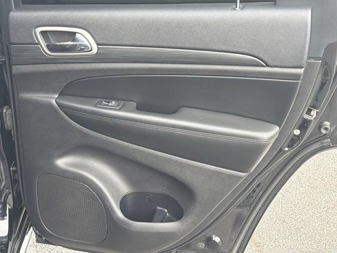 Used 2019 Jeep Grand Cherokee Altitude RWD image 21