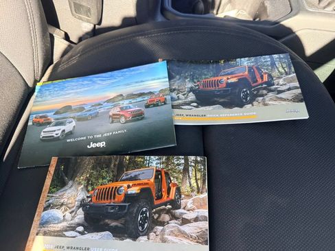 Used 2018 Jeep Wrangler Unlimited Sport w/ Technology Group AWD/4WD image 36