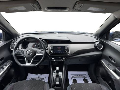 Used 2018 Nissan Kicks SV FWD image 7