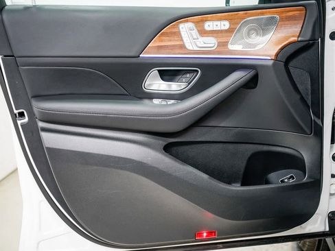 Used 2025 Mercedes-Benz GLE 350 4MATIC image 19