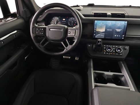 Certified 2025 Land Rover Defender 90 V8 AWD/4WD image 20