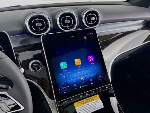 New 2026 Mercedes-Benz GLC 300 4MATIC image 19