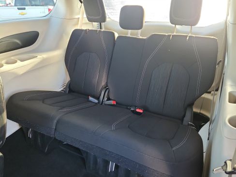 Used 2024 Chrysler Voyager LX FWD image 12