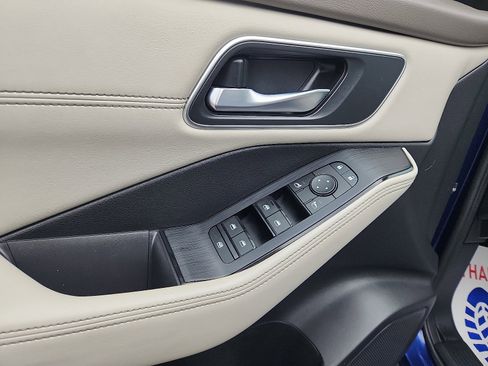 Used 2021 Nissan Rogue SV w/ Premium Package image 14