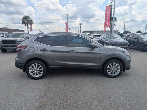 Used 2022 Nissan Rogue Sport SV w/ Technology Package AWD/4WD image 2