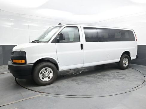 Used 2024 Chevrolet Express 3500 LS RWD image 3