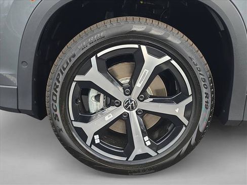 New 2026 Volkswagen Tiguan SE AWD/4WD image 10