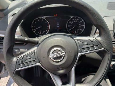 Certified 2023 Nissan Altima 2.5 SV FWD image 5