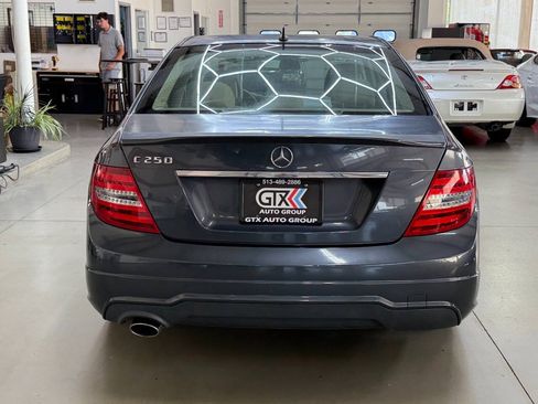 Used 2014 Mercedes-Benz C 250 Sedan image 3