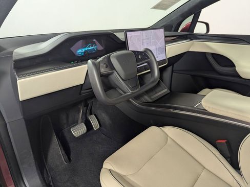 Used 2022 Tesla Model X Plaid image 17