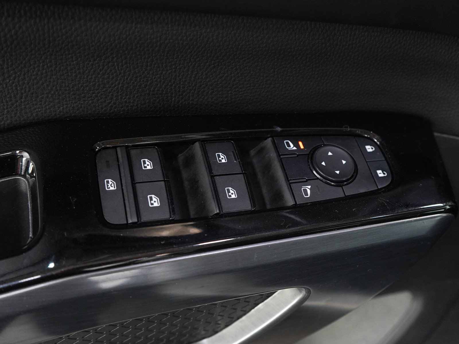 Used 2024 Nissan Pathfinder SL w/ SL Premium Package AWD/4WD image 22