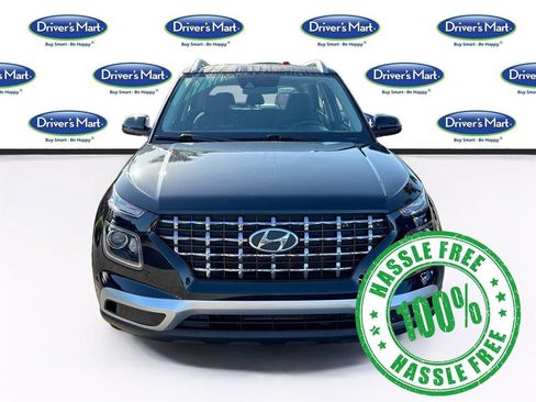 Used 2022 Hyundai Venue SEL FWD image 2