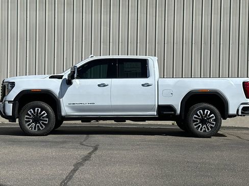 New 2026 GMC Sierra 2500 Denali Ultimate AWD/4WD image 7