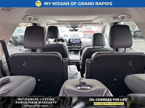 New 2026 Nissan Pathfinder Platinum image 11