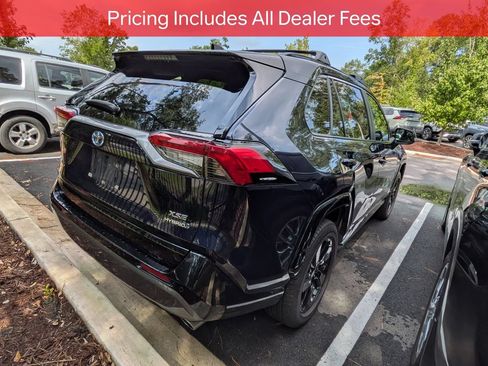 Used 2021 Toyota RAV4 XSE AWD/4WD image 7