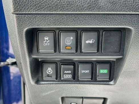 Used 2017 Nissan Rogue SV w/ SV Premium Package AWD/4WD image 21