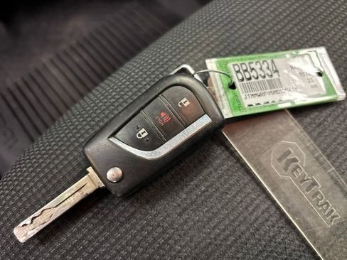 Used 2021 Toyota RAV4 LE image 27