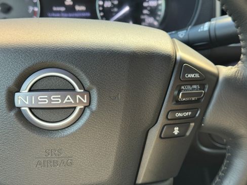 Used 2022 Nissan Frontier SV w/ SV Premium Package RWD image 20