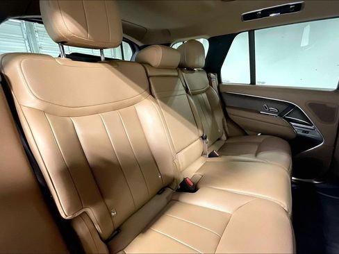 Used 2025 Land Rover Range Rover SE AWD/4WD image 34