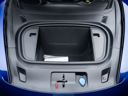 Used 2023 Porsche Taycan w/ Premium Package image 70