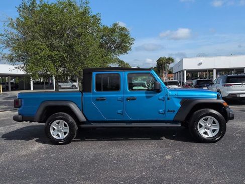 Used 2020 Jeep Gladiator Sport w/ Quick Order Package 24S AWD/4WD image 3