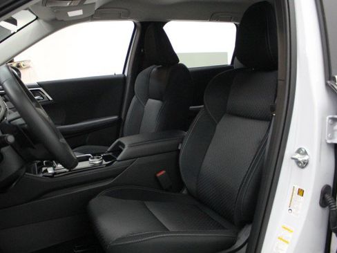 New 2026 Mitsubishi Outlander ES image 7