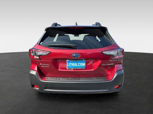 Used 2025 Subaru Outback Premium AWD/4WD image 5