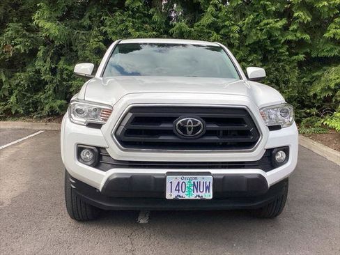Certified 2022 Toyota Tacoma SR5 RWD image 18