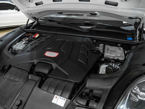 Used 2020 Porsche Cayenne Turbo AWD/4WD image 44