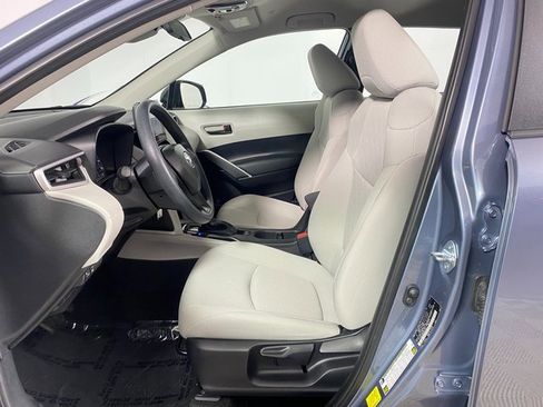 Certified 2025 Toyota Corolla Cross L image 10