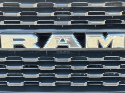 Used 2024 RAM 2500 Big Horn AWD/4WD image 43
