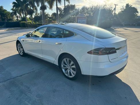 Used 2013 Tesla Model S image 4