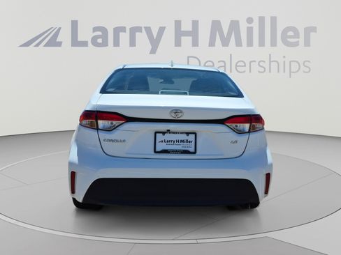 Used 2024 Toyota Corolla LE FWD image 4