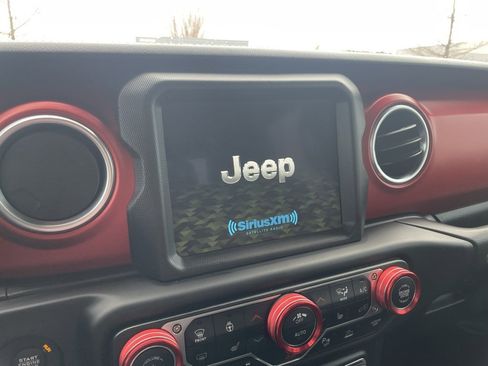 Used 2020 Jeep Gladiator Rubicon image 15