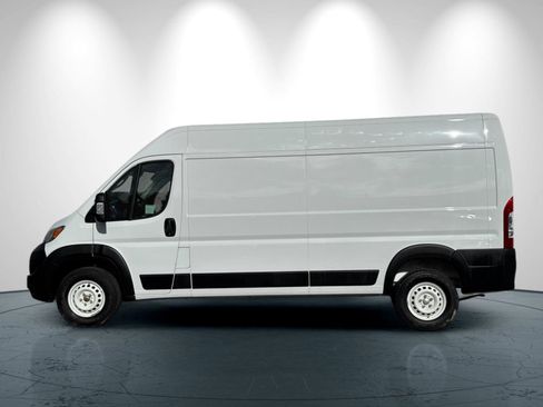 Used 2025 RAM ProMaster 2500 w/ Storage Group image 7
