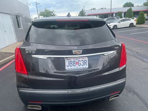 Used 2017 Cadillac XT5 Premium Luxury FWD image 2