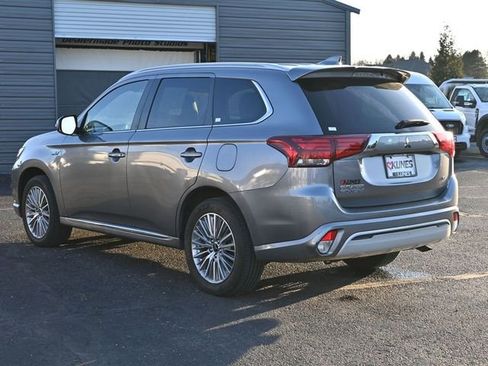 Used 2022 Mitsubishi Outlander 4WD Plug-In Hybrid image 10
