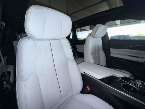 Used 2024 Cadillac Lyriq Luxury AWD/4WD image 27